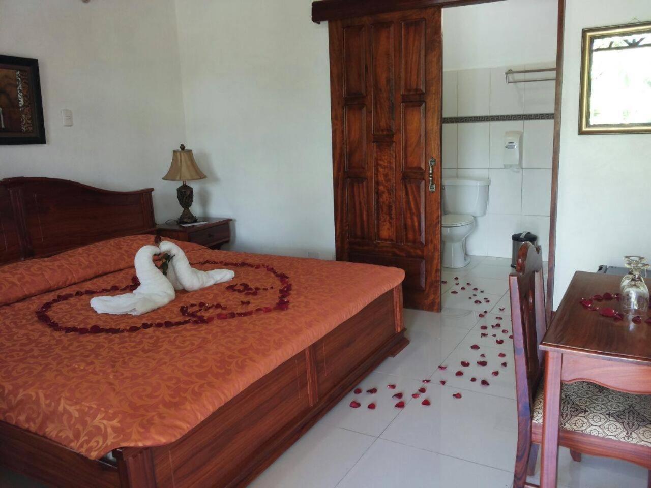 Hotel Los Higuerones Paso Canoas エクステリア 写真
